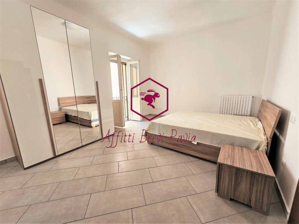 2950 – Pavia, Centro Storico S.da Nuova – Trilocale Arredato image 1