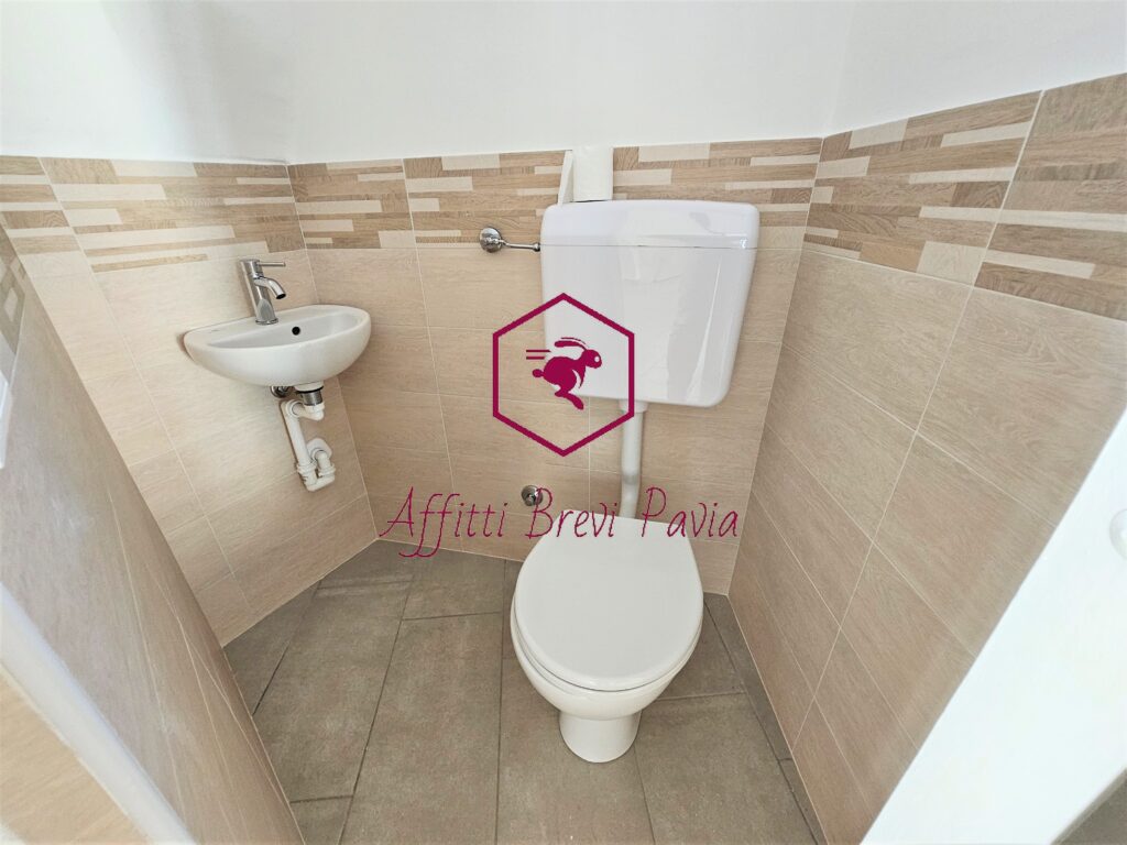 2950 – Pavia, Centro Storico S.da Nuova – Trilocale Arredato image 3