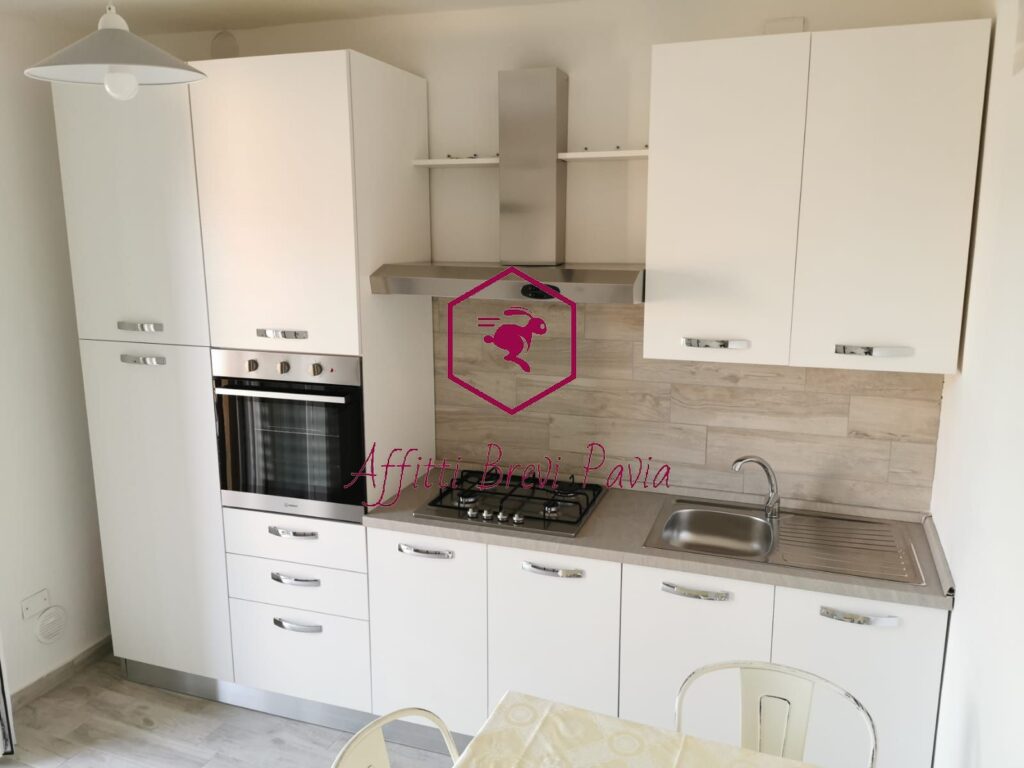2898 – Pavia Zona Stazione – Bilocale Arredato per brevi periodi image 2